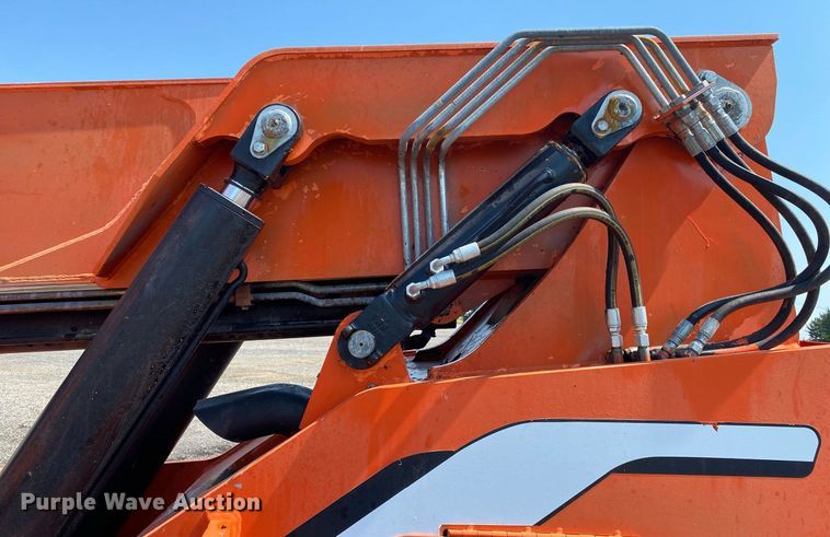 image for item KW9252 2005 SkyTrak 6042  telehandler