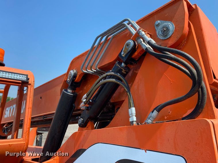 image for item KW9252 2005 SkyTrak 6042  telehandler