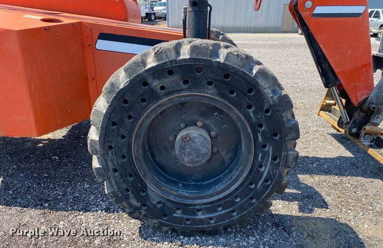 image for item KW9252 2005 SkyTrak 6042  telehandler