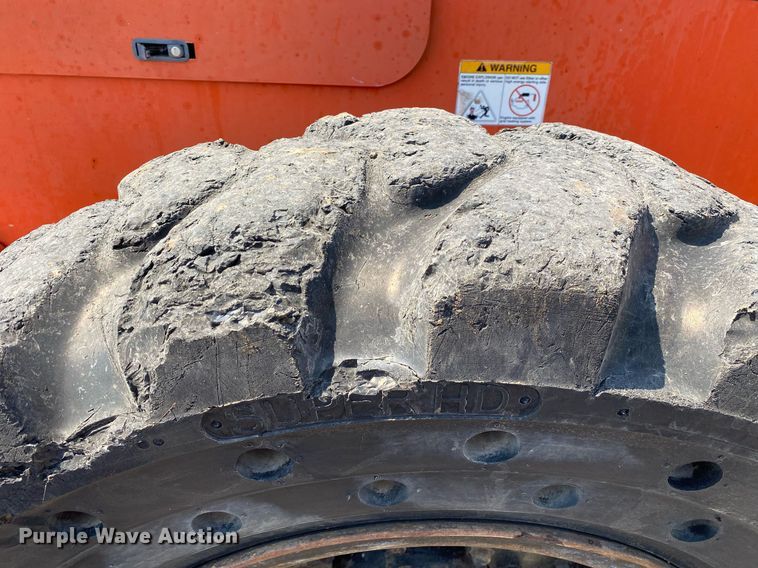 image for item KW9252 2005 SkyTrak 6042  telehandler