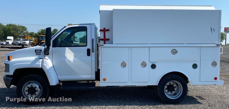 image for item KW9254 2009 GMC C5500  utility / service truck