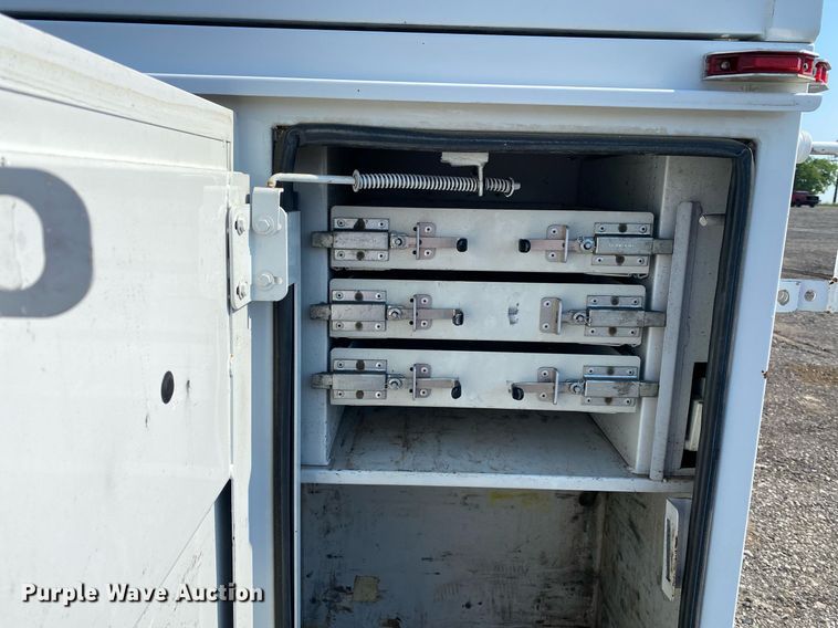 image for item KW9254 2009 GMC C5500  utility / service truck