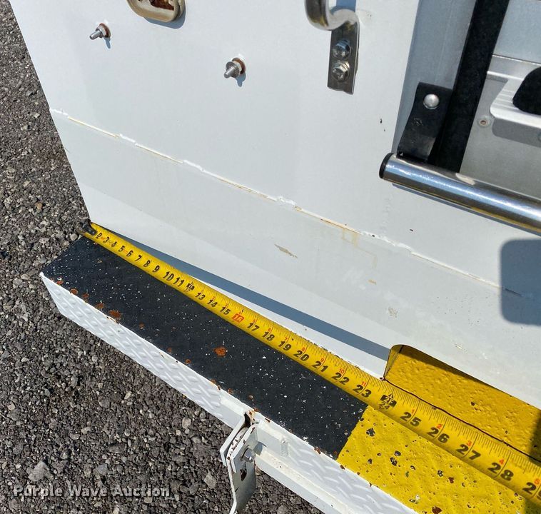 image for item KW9254 2009 GMC C5500  utility / service truck