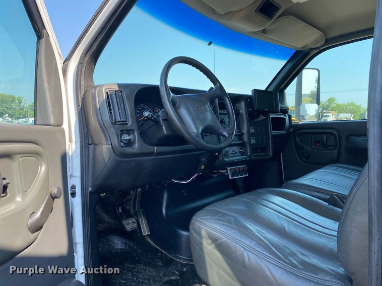image for item KW9254 2009 GMC C5500  utility / service truck