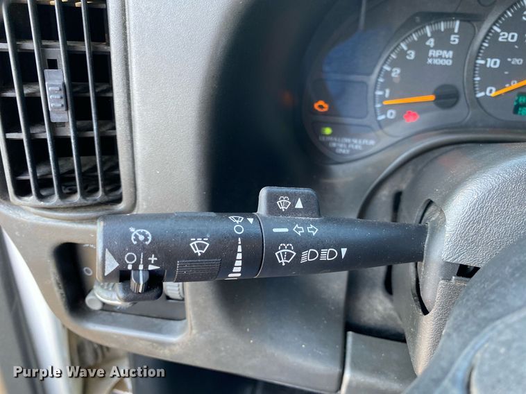 image for item KW9254 2009 GMC C5500  utility / service truck