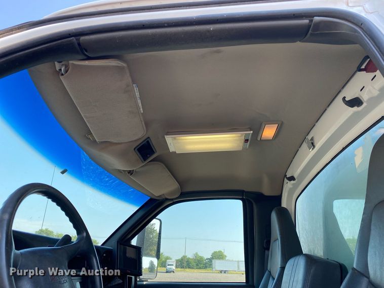 image for item KW9254 2009 GMC C5500  utility / service truck