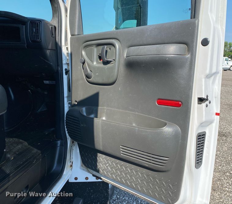 image for item KW9254 2009 GMC C5500  utility / service truck