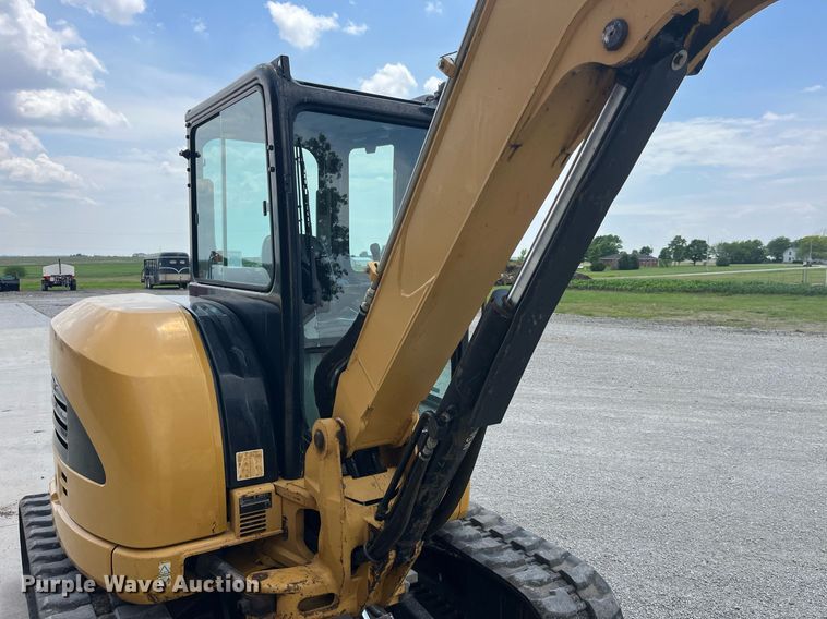 image for item LA9983 2007 Caterpillar 305C CR  mini excavator