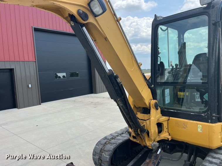 image for item LA9983 2007 Caterpillar 305C CR  mini excavator