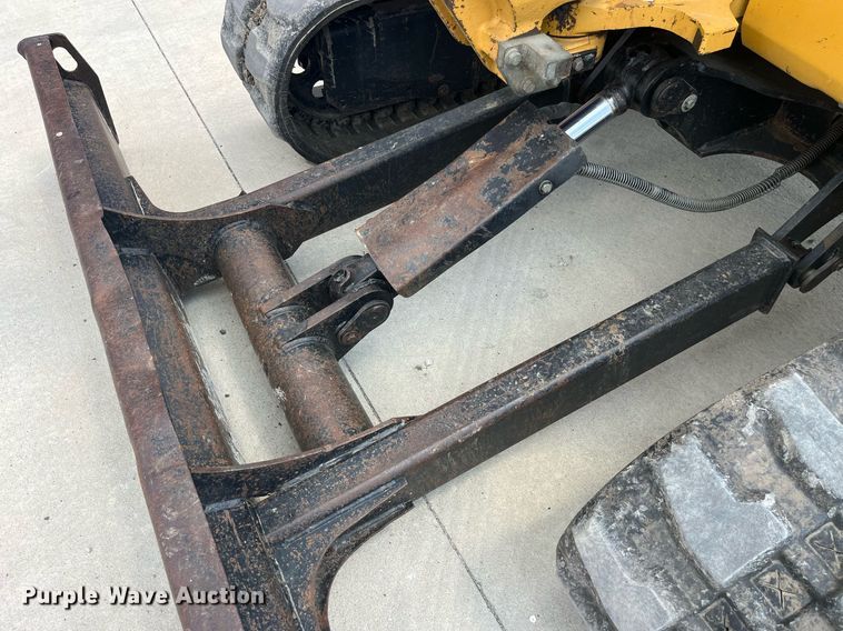 image for item LA9983 2007 Caterpillar 305C CR  mini excavator