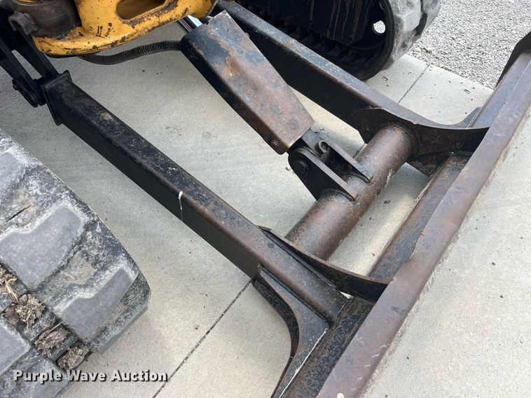 image for item LA9983 2007 Caterpillar 305C CR  mini excavator