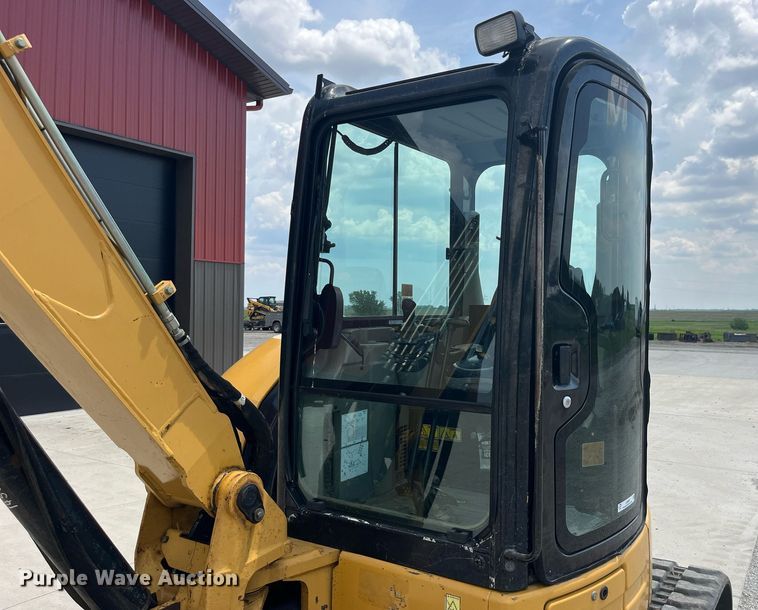 image for item LA9983 2007 Caterpillar 305C CR  mini excavator