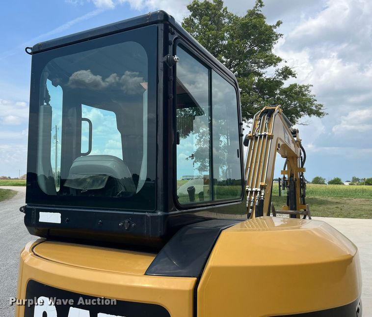 image for item LA9983 2007 Caterpillar 305C CR  mini excavator