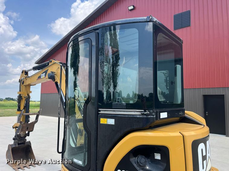 image for item LA9983 2007 Caterpillar 305C CR  mini excavator