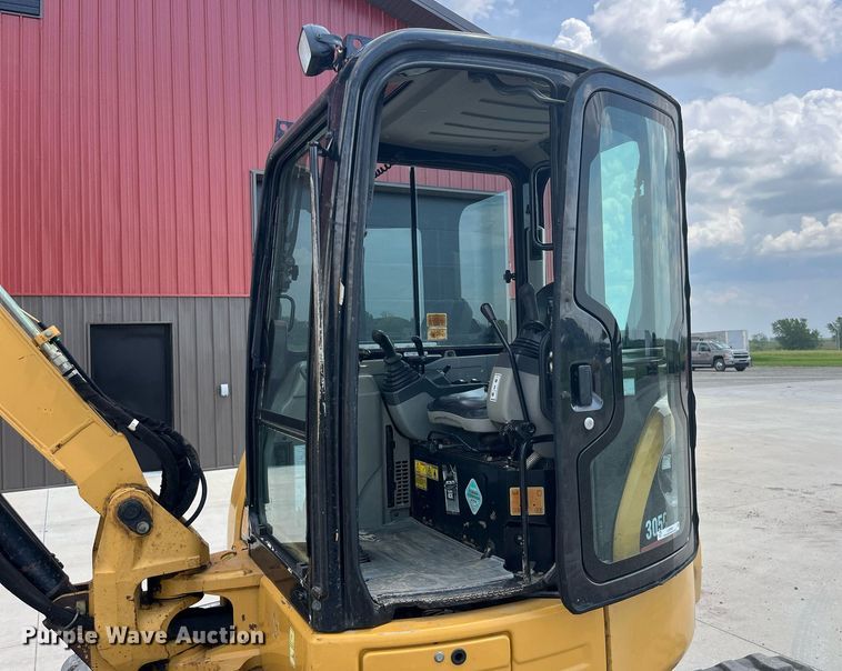 image for item LA9983 2007 Caterpillar 305C CR  mini excavator
