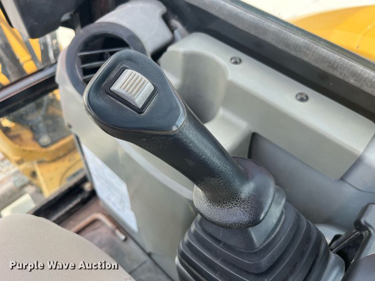 image for item LA9983 2007 Caterpillar 305C CR  mini excavator