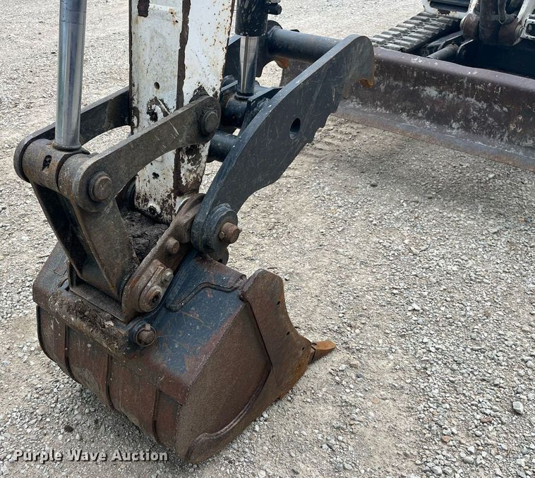 image for item LA9985 2008 Bobcat 335G  mini excavator