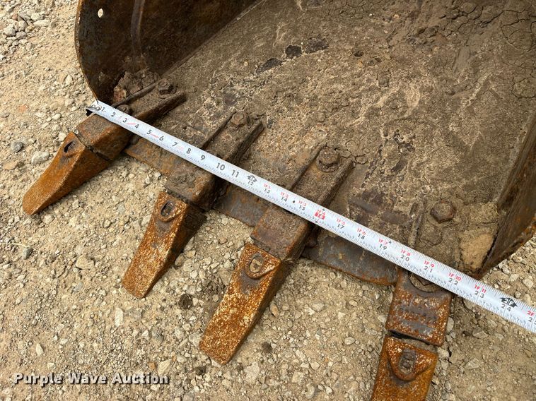 image for item LA9985 2008 Bobcat 335G  mini excavator