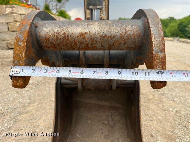 image for item LA9985 2008 Bobcat 335G  mini excavator