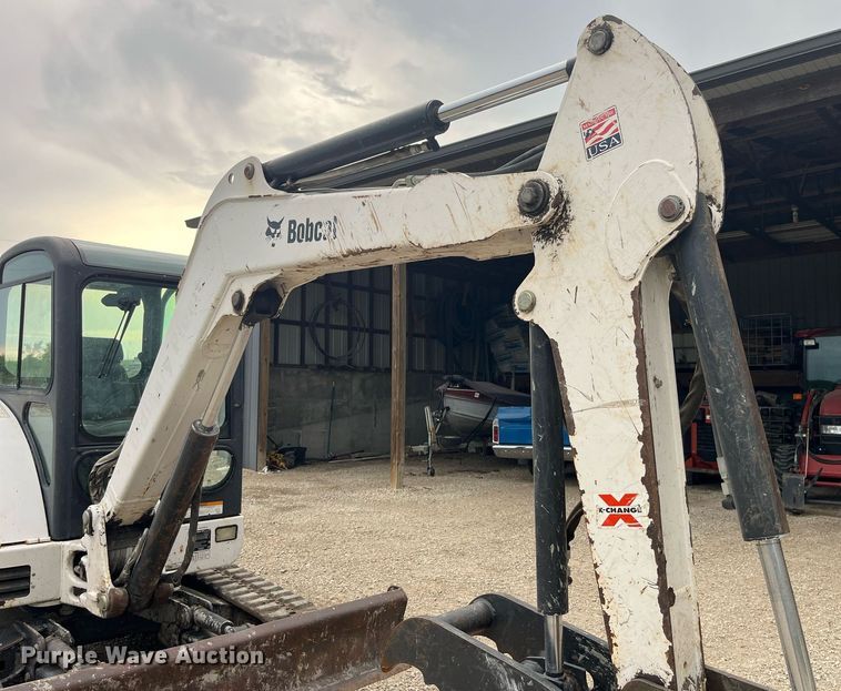 image for item LA9985 2008 Bobcat 335G  mini excavator
