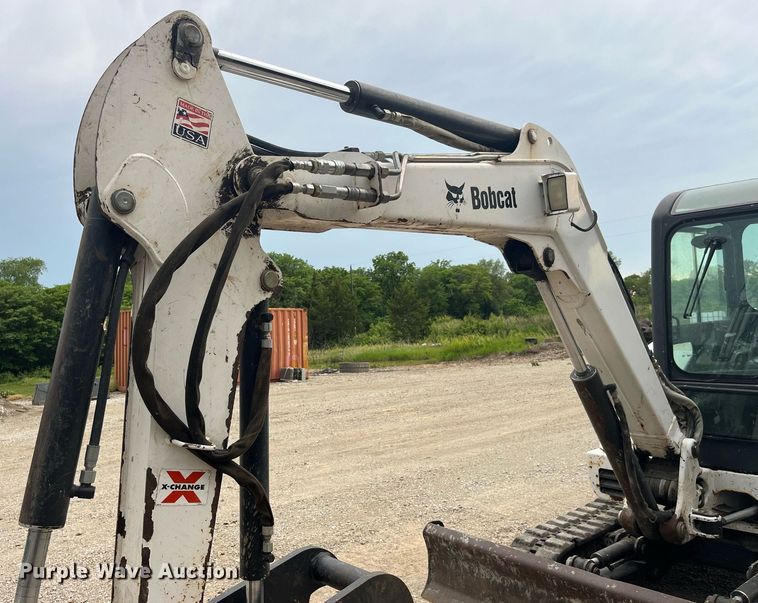 image for item LA9985 2008 Bobcat 335G  mini excavator