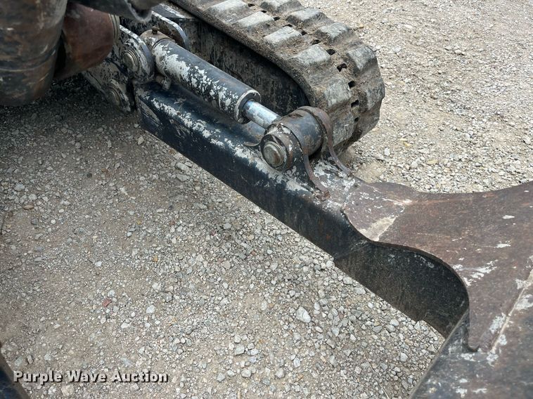 image for item LA9985 2008 Bobcat 335G  mini excavator