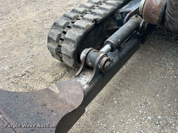 image for item LA9985 2008 Bobcat 335G  mini excavator