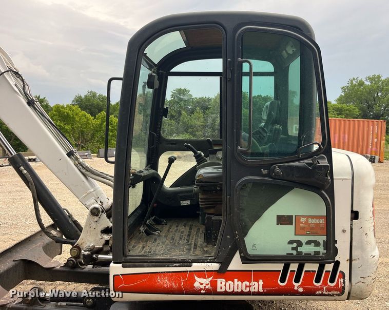 image for item LA9985 2008 Bobcat 335G  mini excavator