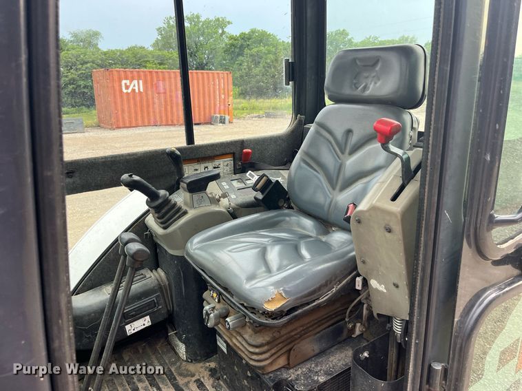 image for item LA9985 2008 Bobcat 335G  mini excavator