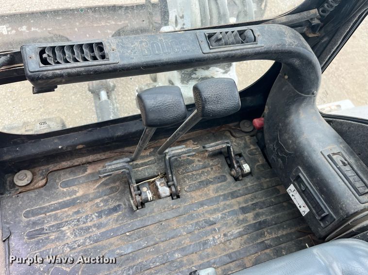 image for item LA9985 2008 Bobcat 335G  mini excavator