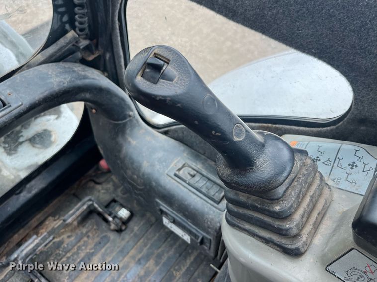 image for item LA9985 2008 Bobcat 335G  mini excavator