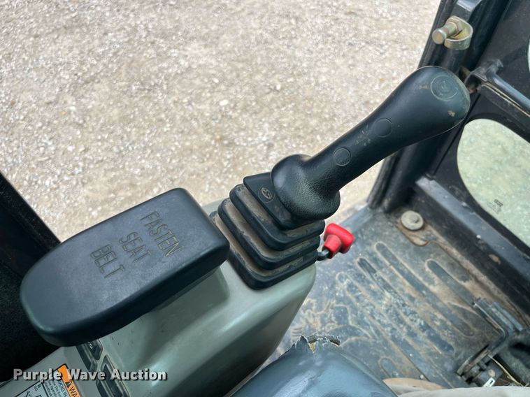 image for item LA9985 2008 Bobcat 335G  mini excavator