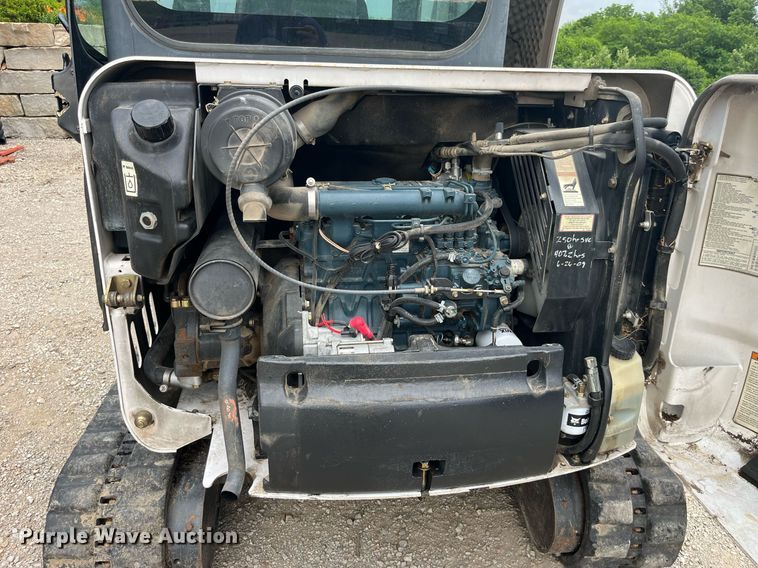 image for item LA9985 2008 Bobcat 335G  mini excavator