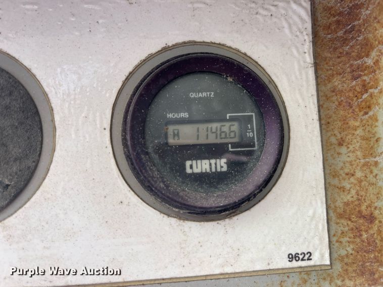 image for item LB9012 2000 Mec 3247ES  scissor lift