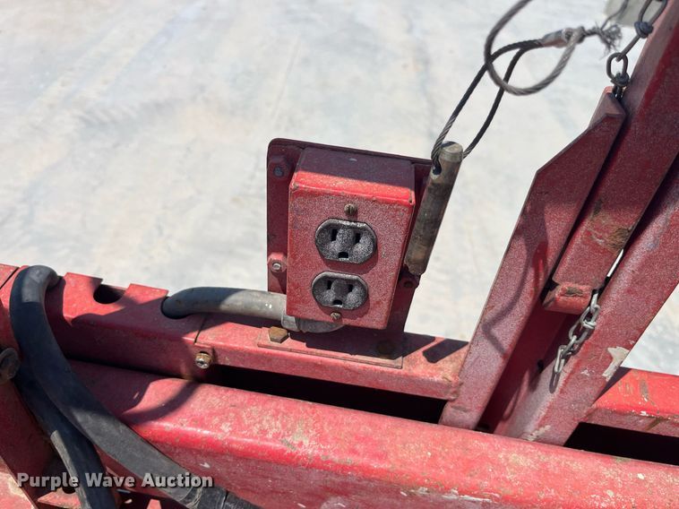 image for item LB9012 2000 Mec 3247ES  scissor lift