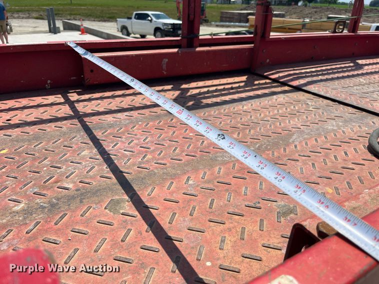 image for item LB9012 2000 Mec 3247ES  scissor lift