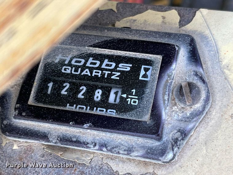 image for item LB9013 2000 JLG 3246E2  scissor lift