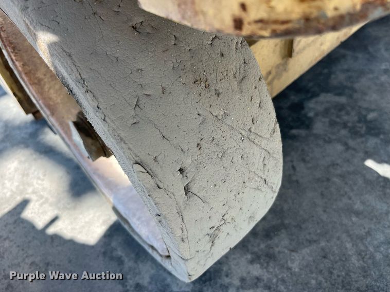 image for item LB9013 2000 JLG 3246E2  scissor lift