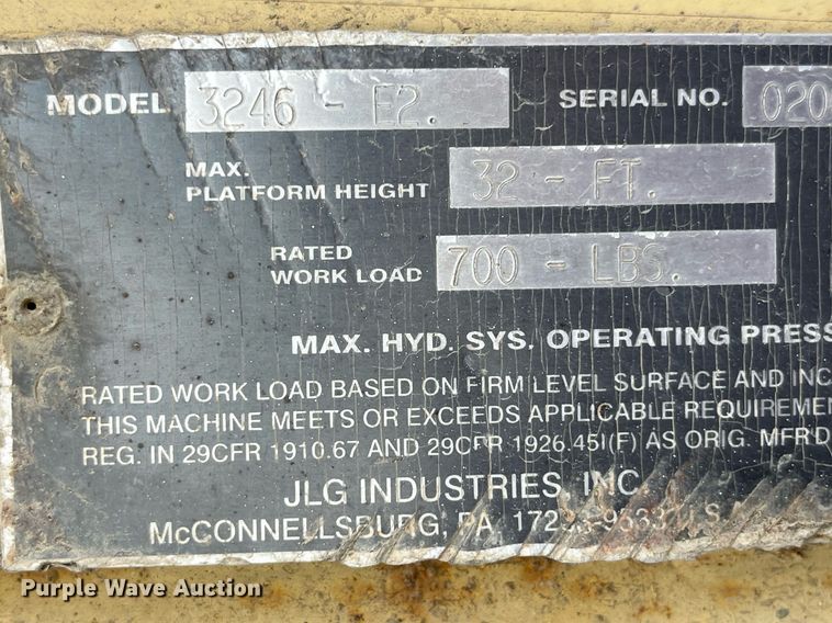 image for item LB9013 2000 JLG 3246E2  scissor lift