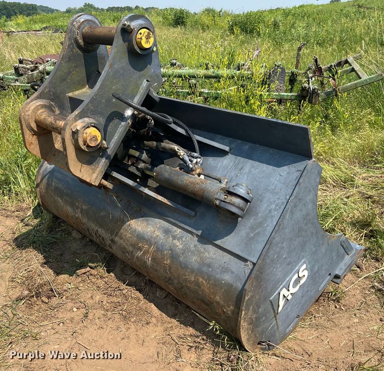 image for item LB9016 ACS  72" W excavator bucket