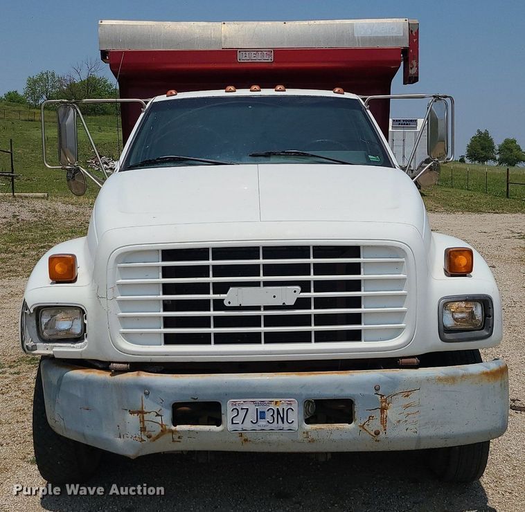 image for item LE9136 2001 GMC C6500  dump truck
