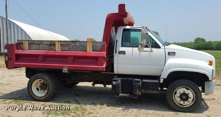 image for item LE9136 2001 GMC C6500  dump truck