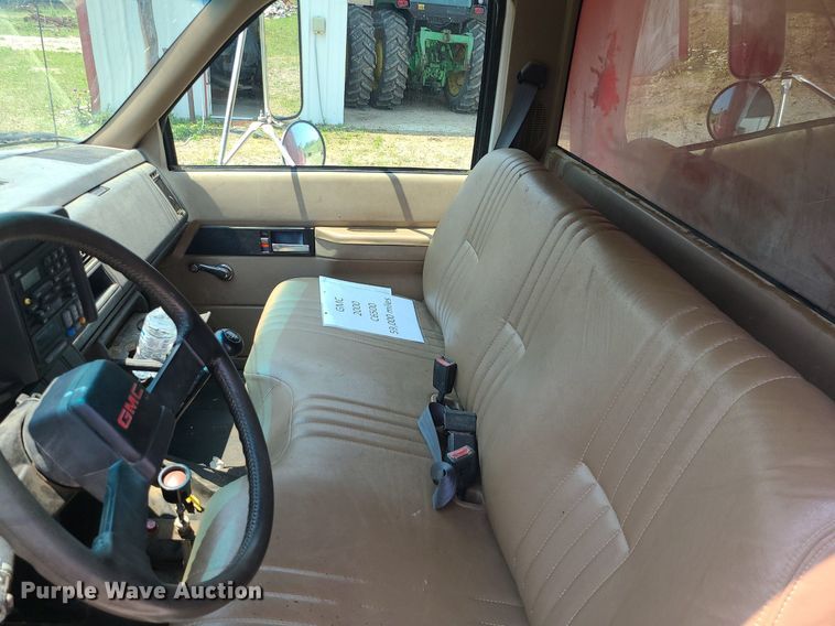 image for item LE9136 2001 GMC C6500  dump truck