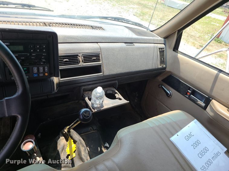 image for item LE9136 2001 GMC C6500  dump truck