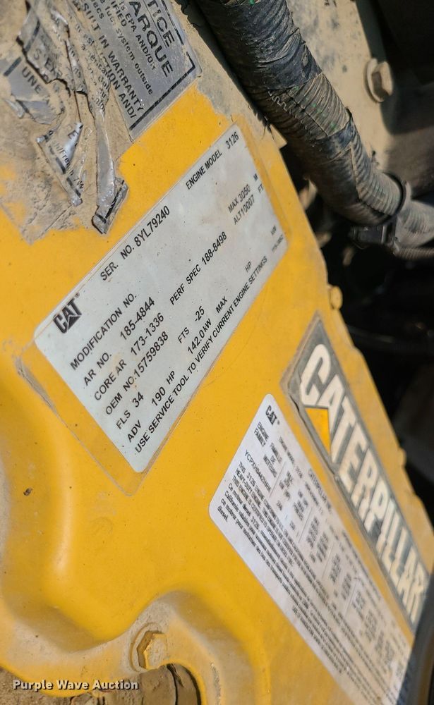 image for item LE9136 2001 GMC C6500  dump truck