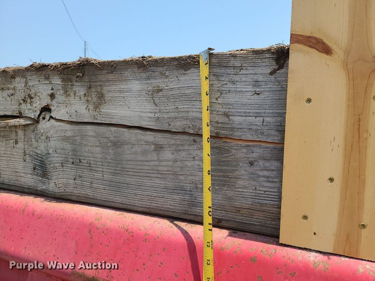 image for item LE9136 2001 GMC C6500  dump truck