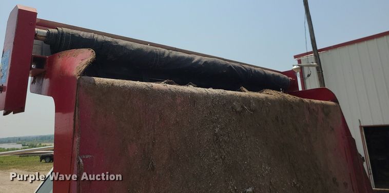 image for item LE9136 2001 GMC C6500  dump truck