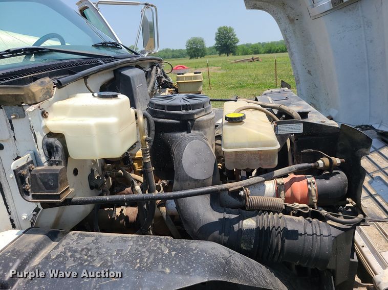 image for item LE9136 2001 GMC C6500  dump truck