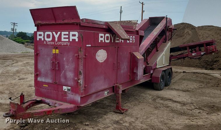 image for item LE9188 2000 Royer 266  topsoil shredder