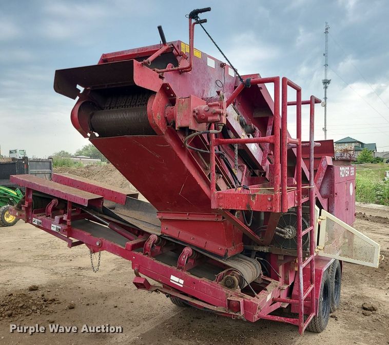 image for item LE9188 2000 Royer 266  topsoil shredder